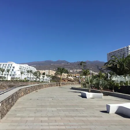 Ocean Garden Lv Апартаменти *